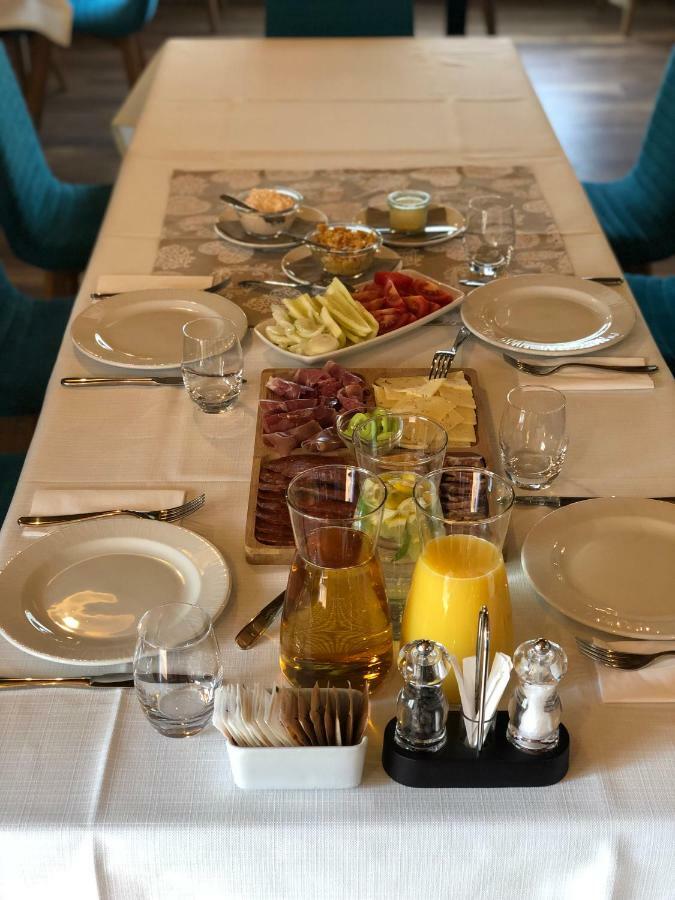 דירות Palkonya Vaj Bisztro Es Vendeghaz מראה חיצוני תמונה
